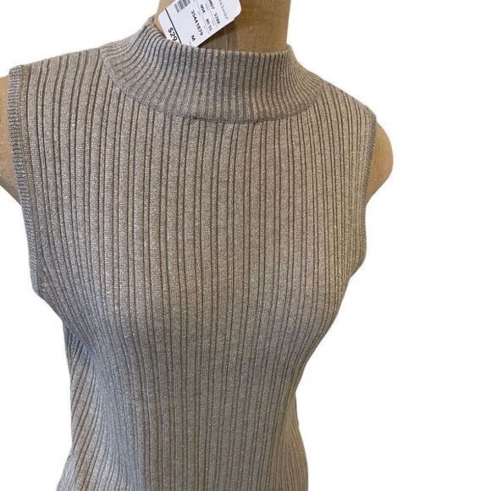 NWT CHRISTOPHER & BANKS SLEEVELESS SILVER SHINE CREW NECK TOP (M)🔥🔥